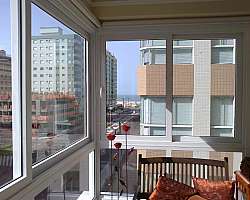 Instalação de janela de madeira Instalação de janela de madeira