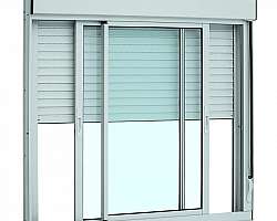 Instalação de janela de madeira Instalação de janela de madeira