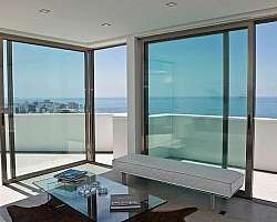 Instalação de janela de madeira Instalação de janela de madeira