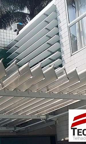 Empresa de brises abre e fecha Empresa de brises abre e fecha