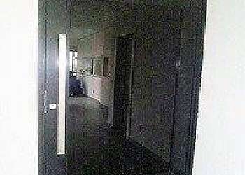 Porta de vidro com esquadria de alumínio Porta de vidro com esquadria de alumínio