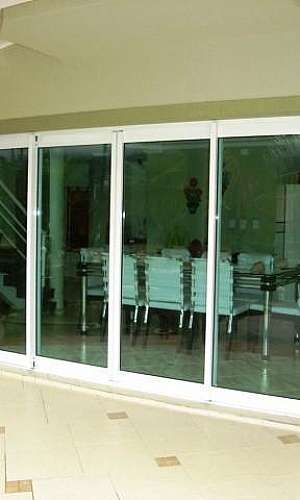 Esquadrias de Alumínio com Vidro Esquadrias de Alumínio com Vidro