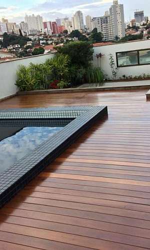 Instalação de Deck de Madeira Instalação de Deck de Madeira