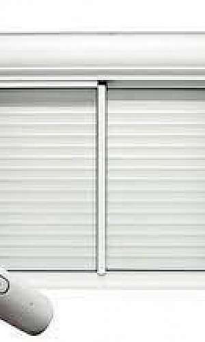 Janela com persiana integrada automática Janela com persiana integrada automática