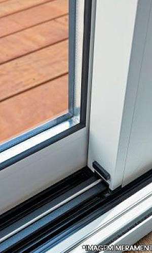 Porta balcão em alumínio Porta balcão em alumínio