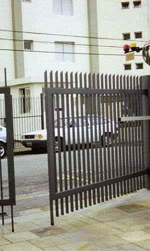 Portão eletrônico pivotante duplo Portão eletrônico pivotante duplo